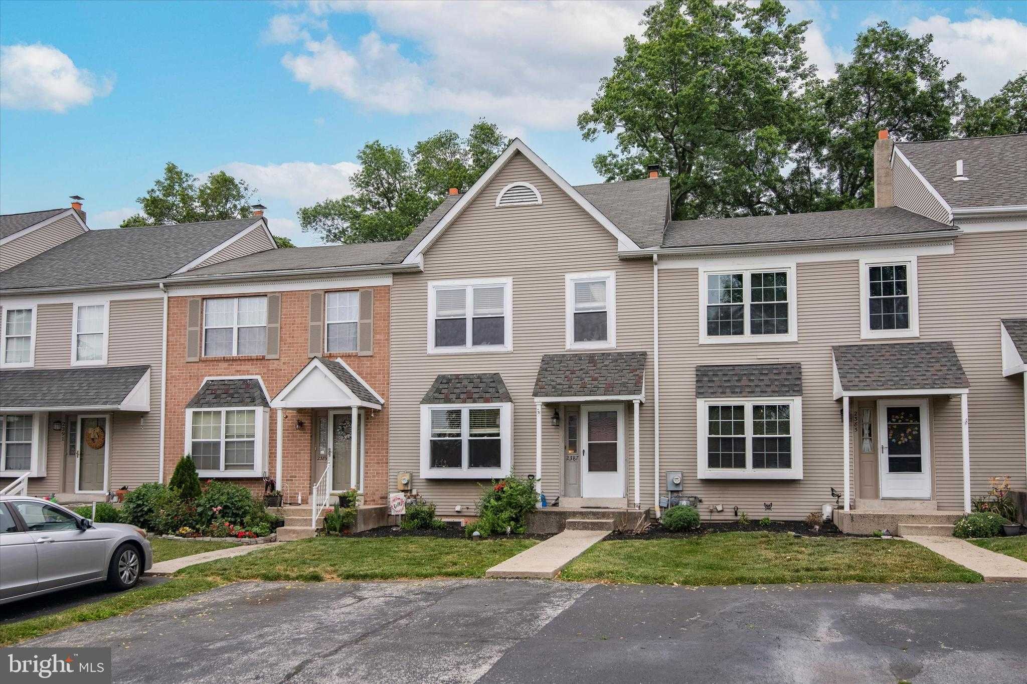 View NORRISTOWN, PA 19403 townhome