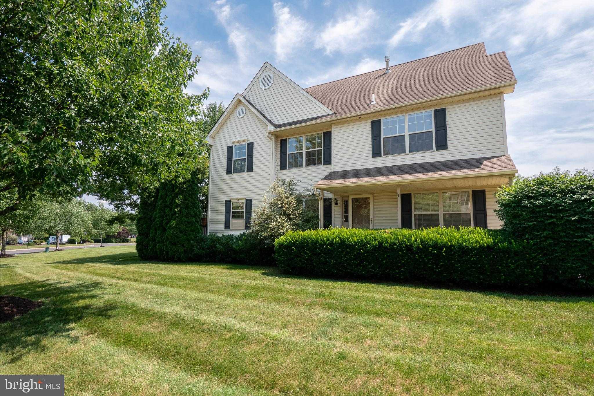 View ROYERSFORD, PA 19468 townhome