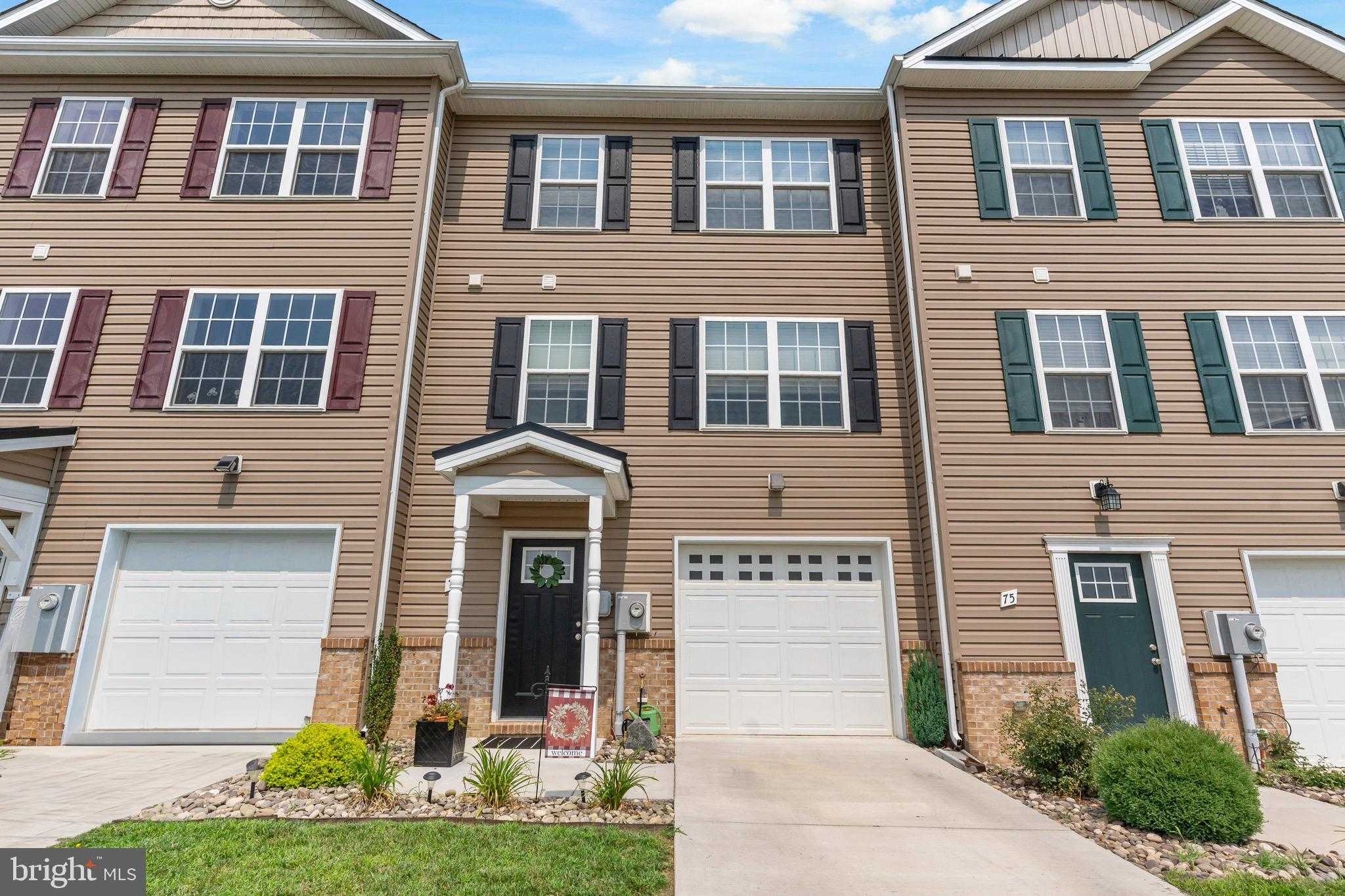 View MARTINSBURG, WV 25405 townhome