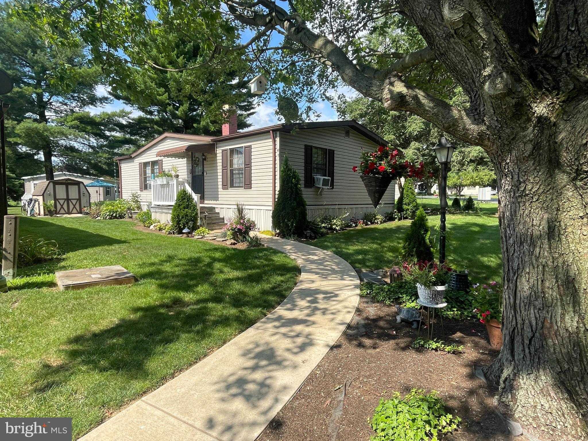 View LANCASTER, PA 17601 mobile home