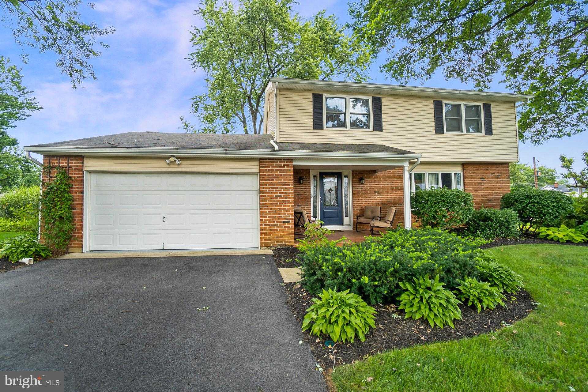 View MACUNGIE, PA 18062 house