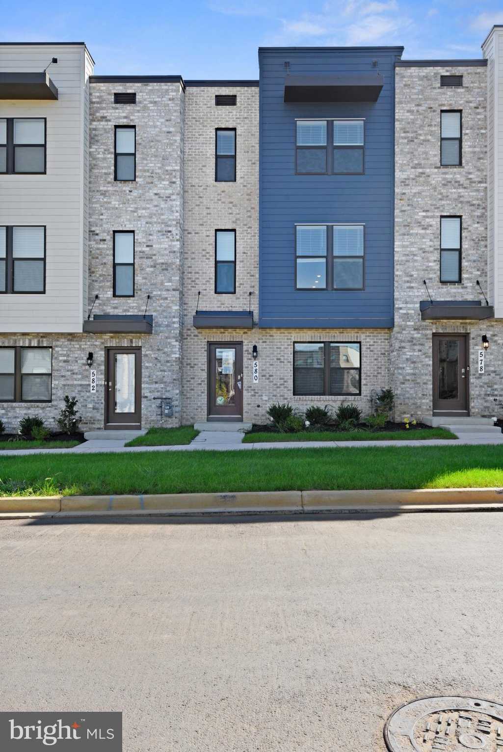 View FREDERICK, MD 21701 townhome