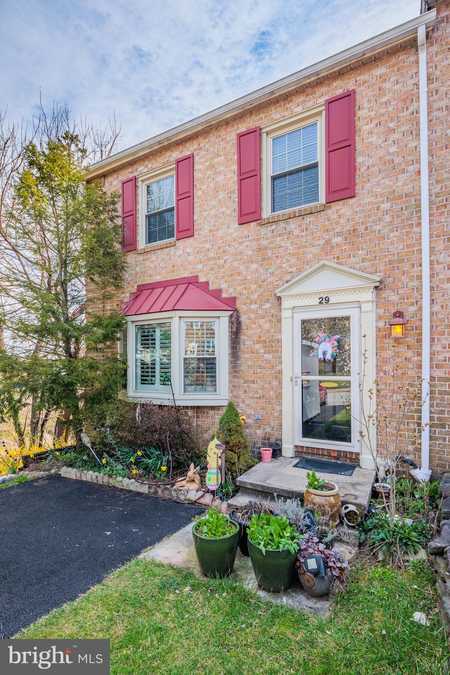 $347,000 - 3Br/3Ba -  for Sale in Carriage Walk, Parkville