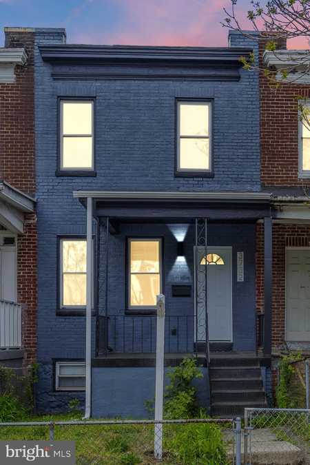 $179,999 - 2Br/2Ba -  for Sale in Central Park Heights, Baltimore