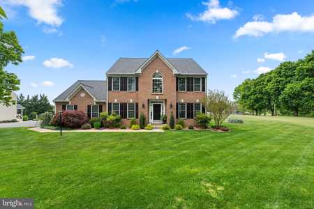 $895,000 - 4Br/4Ba -  for Sale in None Available, Glenwood