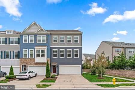 $600,000 - 3Br/4Ba -  for Sale in None Available, Hanover