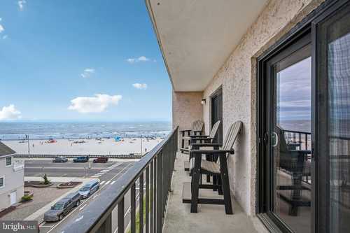 $625,000 - 2Br/2Ba -  for Sale in Regency Towers, Wildwood