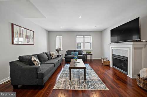 $799,000 - 3Br/3Ba -  for Sale in Pennsport, Philadelphia