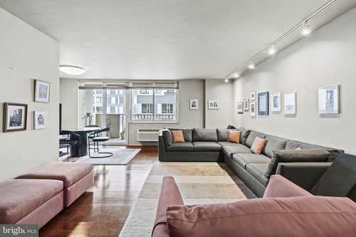 $749,000 - 2Br/3Ba -  for Sale in Logan Square, Philadelphia