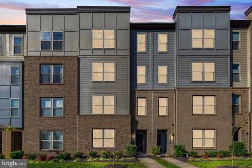 $440,000 - 2Br/3Ba -  for Sale in The Landing At Cannon Branch, Manassas