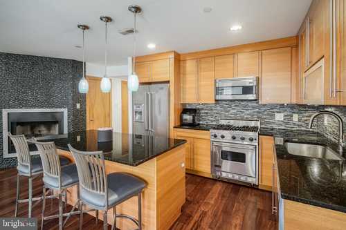 $549,000 - 2Br/2Ba -  for Sale in Old City, Philadelphia