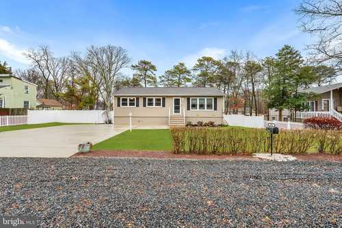 $550,000 - 4Br/3Ba -  for Sale in Bayville, Bayville