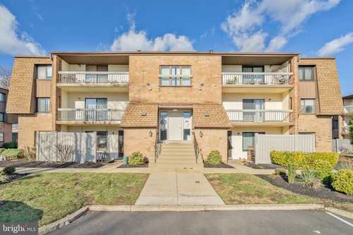 $215,000 - 1Br/1Ba -  for Sale in Delaire Landing, Philadelphia