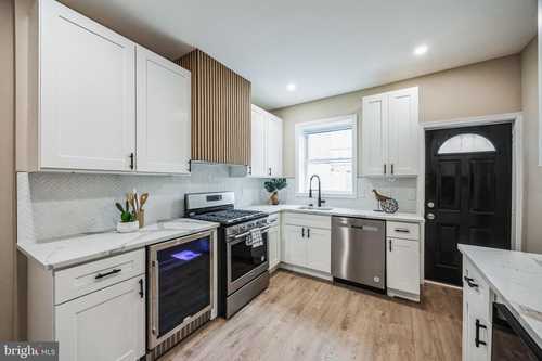 $420,000 - 2Br/3Ba -  for Sale in Dickinson Narrows, Philadelphia