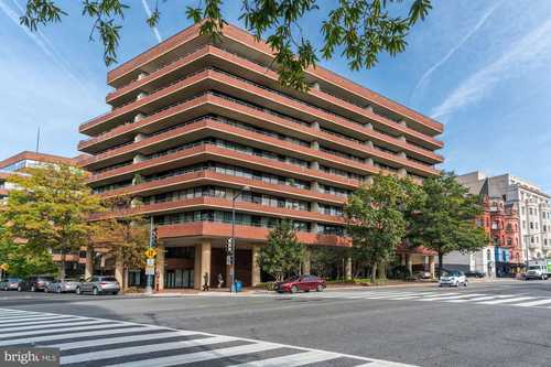 $725,000 - 1Br/1Ba -  for Sale in West End, Washington