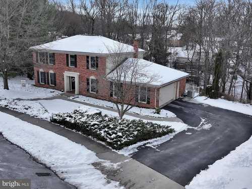 $499,900 - 4Br/3Ba -  for Sale in Penn Oaks, York