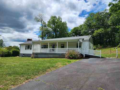 $395,000 - 4Br/2Ba -  for Sale in None, Afton