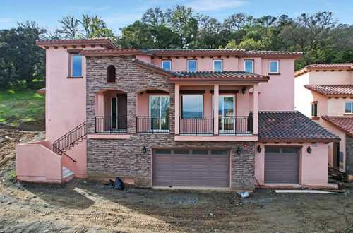$1,825,000 - 4Br/5Ba -  for Sale in Gilroy