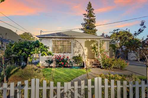 $1,899,000 - 4Br/3Ba -  for Sale in Redwood City