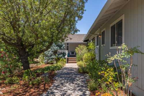 $4,699,998 - 4Br/3Ba -  for Sale in Los Altos Hills