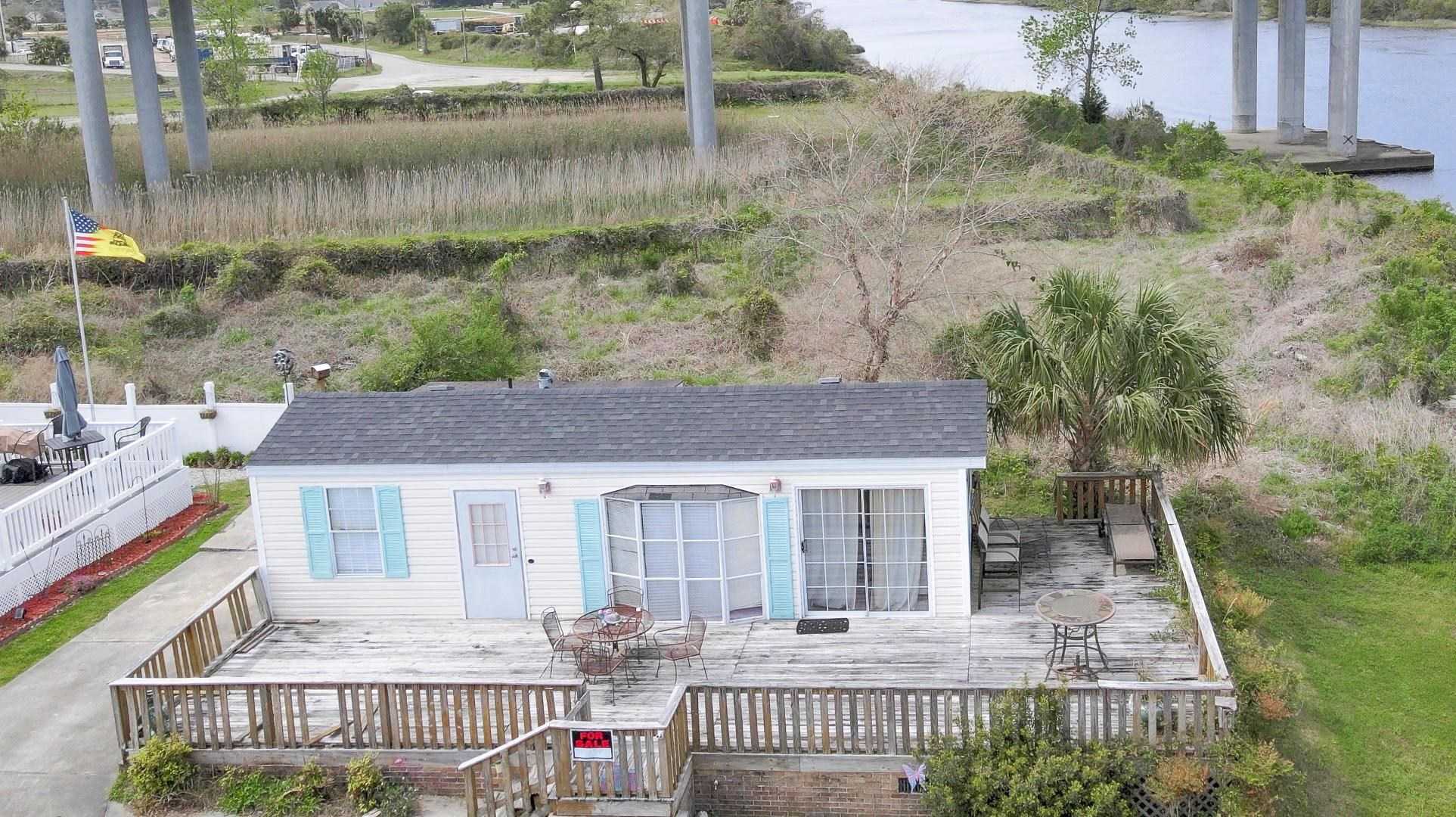 Photo 1 of 16 of 408 Low Tide Dr. mobile home