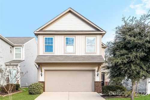 $370,000 - 3Br/3Ba -  for Sale in Newport Lakes, Rock Hill