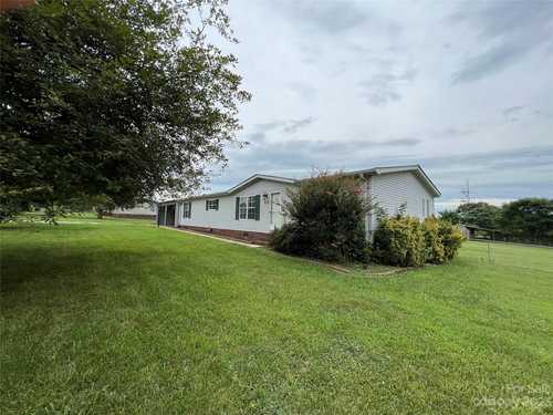 $189,899 - 3Br/2Ba -  for Sale in Lindsey Farm Acres, Stony Point