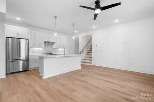$465,000 - 2Br/2Ba -  for Sale in Wesley Heights, Charlotte