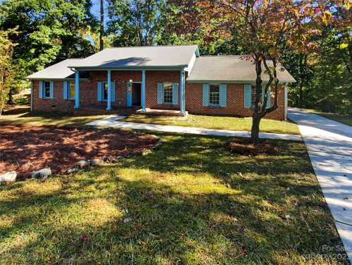 $395,000 - 4Br/3Ba -  for Sale in Autumnwood, Charlotte
