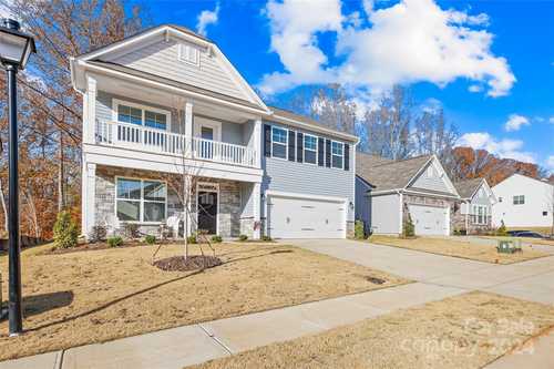 $435,000 - 4Br/3Ba -  for Sale in Dogwood Grove, Statesville