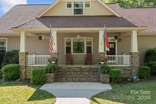 $689,999 - 3Br/4Ba -  for Sale in None, Mooresville