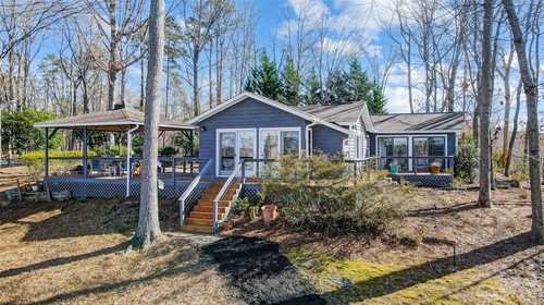 $825,000 - 2Br/2Ba -  for Sale in Lake Wylie, Charlotte