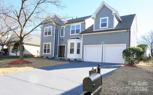 $499,900 - 5Br/3Ba -  for Sale in Laurel View, Charlotte
