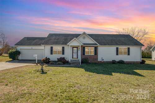 $280,000 - 3Br/2Ba -  for Sale in Augusta Greens, Statesville
