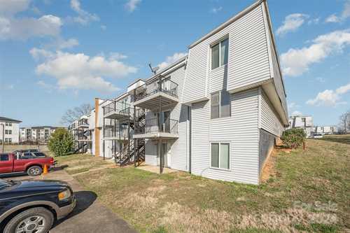 $139,900 - 1Br/1Ba -  for Sale in Tree Top, Charlotte