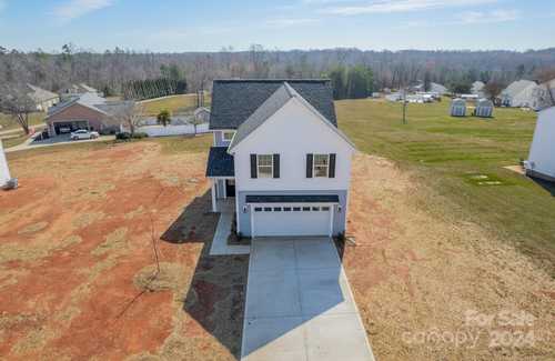$375,000 - 3Br/3Ba -  for Sale in The Landings, Statesville