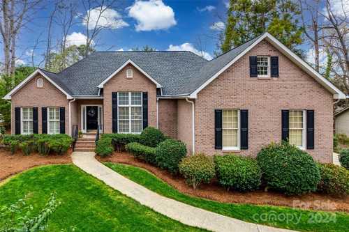 $635,000 - 3Br/2Ba -  for Sale in River Hills, Lake Wylie