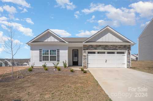$334,000 - 3Br/2Ba -  for Sale in Colonial Crossing, Troutman