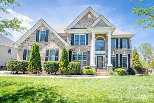$629,900 - 5Br/3Ba -  for Sale in Cherry Grove, Mooresville