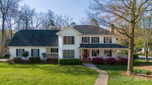 $649,900 - 3Br/3Ba -  for Sale in Rawlinson Acres Ii, Rock Hill