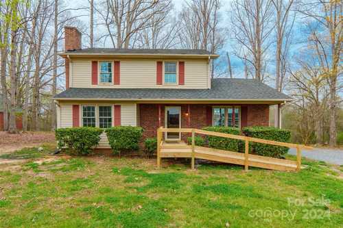 $299,900 - 3Br/3Ba -  for Sale in None, Rock Hill