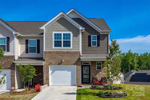 $400,000 - 3Br/3Ba -  for Sale in Windhaven, Tega Cay