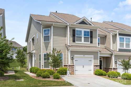 $360,000 - 3Br/3Ba -  for Sale in The Village At Ivy Ridge, Lake Wylie