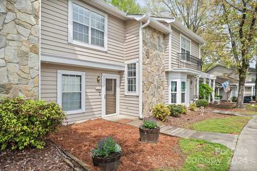 $259,900 - 3Br/3Ba -  for Sale in Manor Lake, Fort Mill