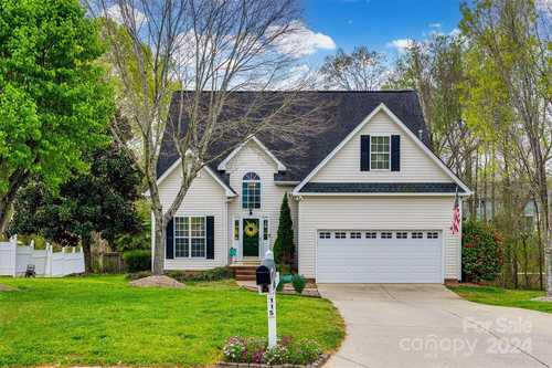 $450,000 - 4Br/3Ba -  for Sale in Whitegrove, Fort Mill