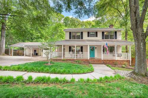 $425,000 - 3Br/3Ba -  for Sale in Foxwood, Fort Mill