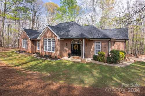 $555,000 - 3Br/2Ba -  for Sale in Harbor Watch, Statesville