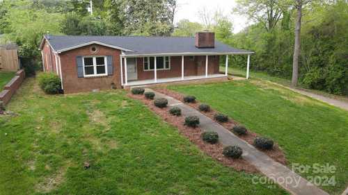 $295,000 - 3Br/2Ba -  for Sale in Country Club Estates, Statesville