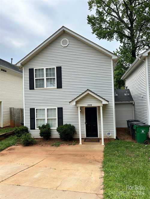 $300,000 - 3Br/3Ba -  for Sale in Glenwood Arms Condo, Charlotte