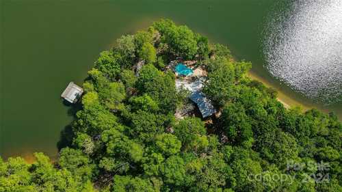 $975,000 - 3Br/3Ba -  for Sale in Lake Wylie, York